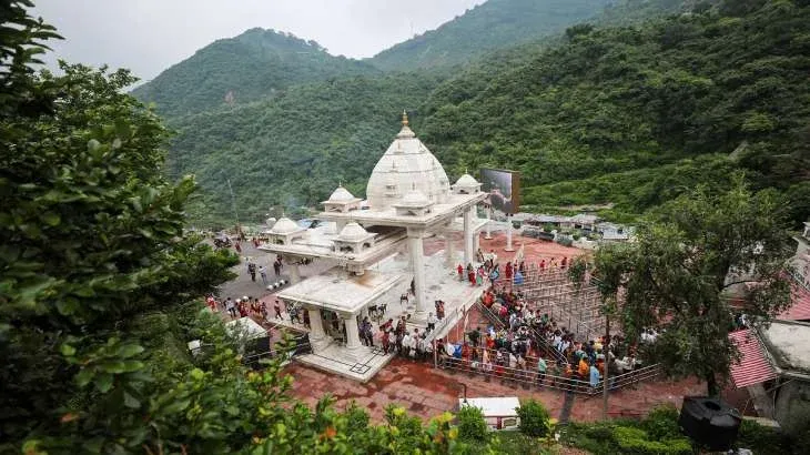 6N/7D Vaishno Devi + Kashmir Tour.